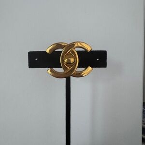 Vintage 96P Chanel gold turnlock brooch